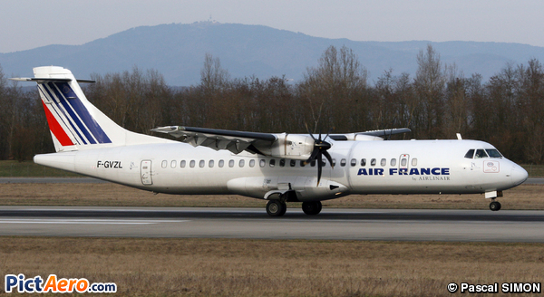 ATR 72-212A  (Airlinair)