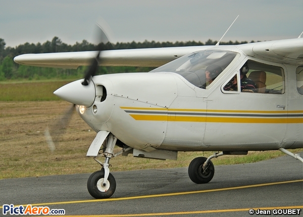 Cessna 177RG Cardinal RG (Aeroclub M Dassault de Melun Villaroche)