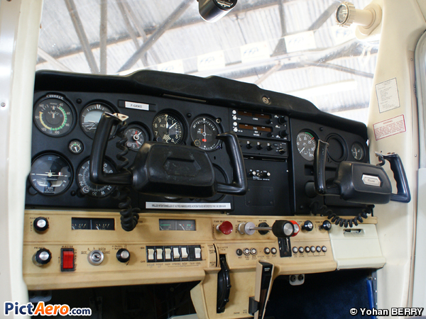 Cessna 152 (Aéro-Club su Sud E. Adam de Villiers)
