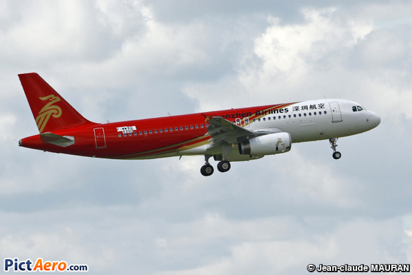 Airbus A320-212 (Shenzhen Airlines)