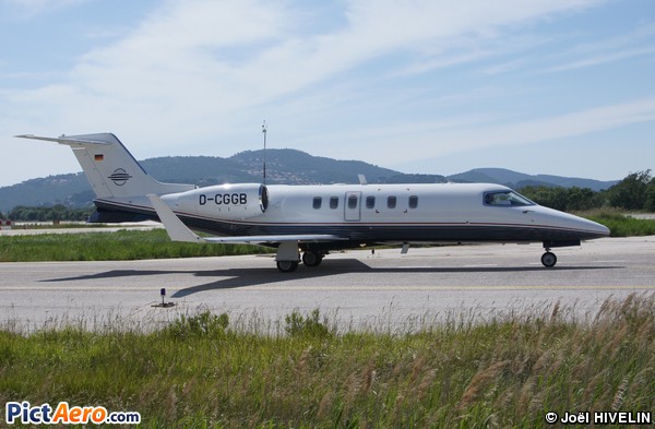 Learjet 40 (Cirrus Airlines)
