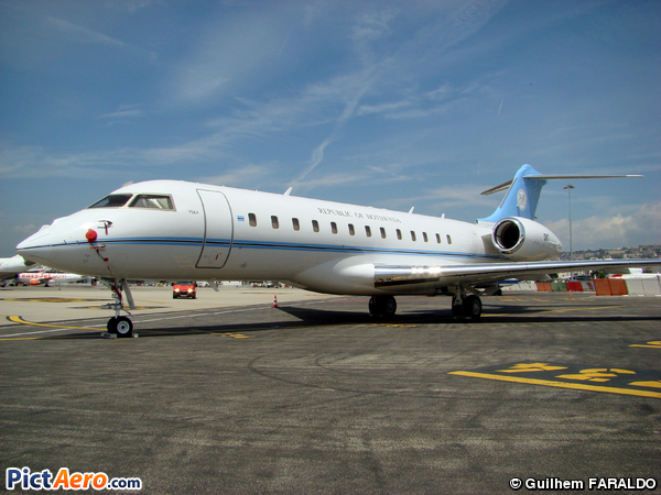 Bombardier BD-700-1A10 Global Express/Global 5000 XRS (Botswana - Defence Force)