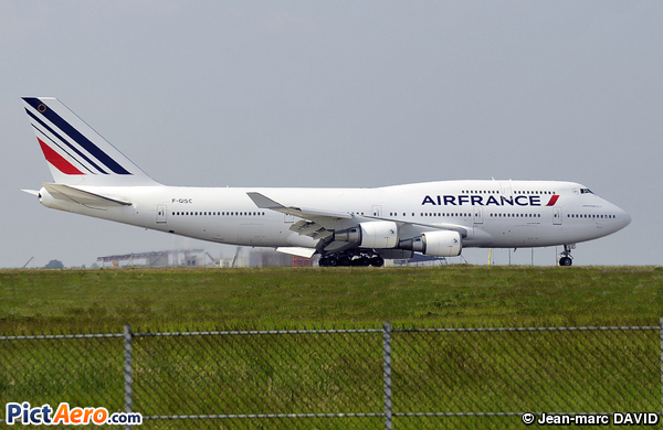Boeing 747-428M (Air France)
