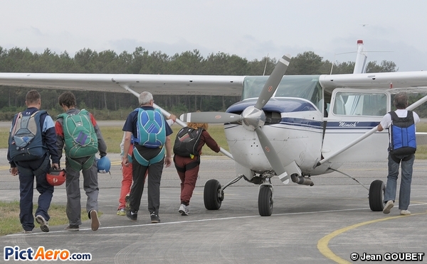 Cessna 206H Stationair (École de Parachutisme du Bassin d'Arcachon)