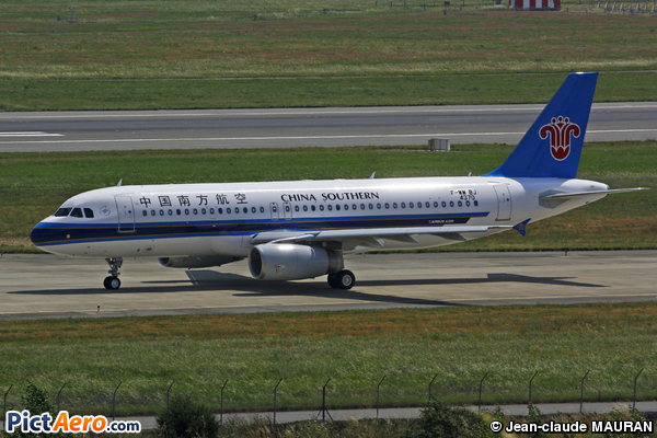 Airbus A320-211 (China Southern Airlines)