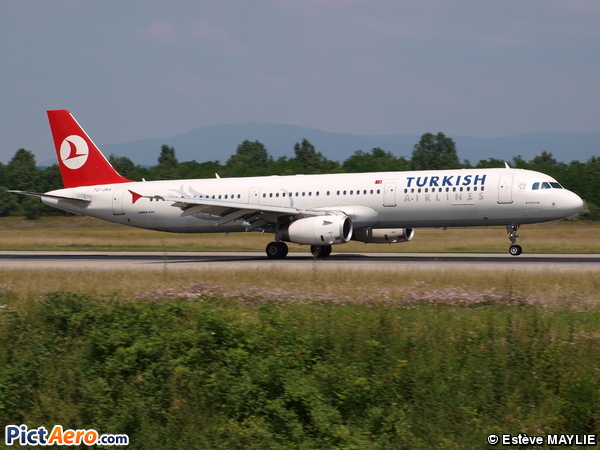 Airbus A321-232 (Turkish Airlines)