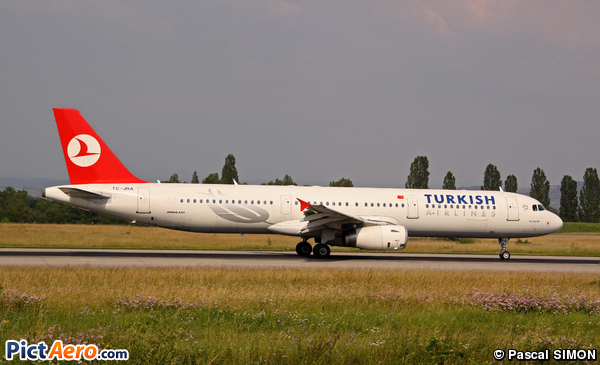 Airbus A321-232 (Turkish Airlines)