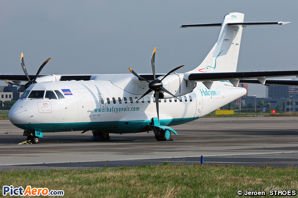 ATR 42-500 (Halcyon Air)