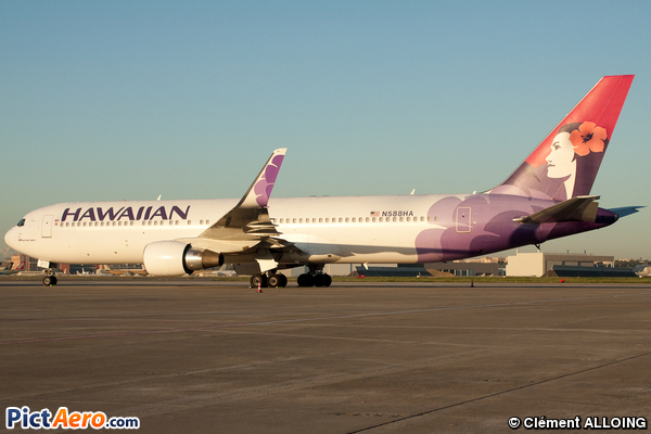 Boeing 767-3CB/ER (Hawaiian Airlines)