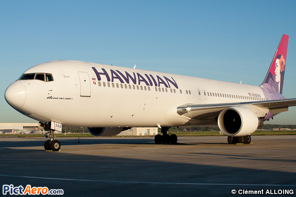 Boeing 767-3CB/ER (Hawaiian Airlines)