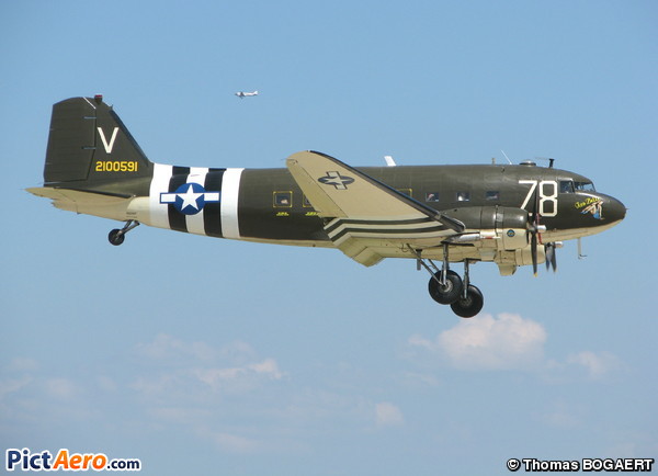 Douglas C-47A Skytrain  (Valiant Air Command )