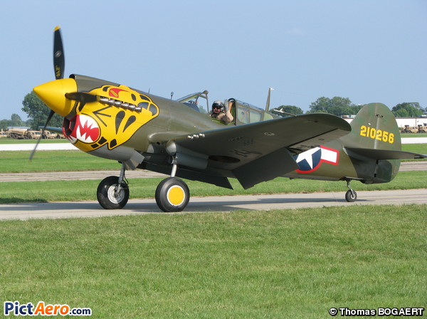 Curtiss P-40K Warhawk  (Private / Privé)