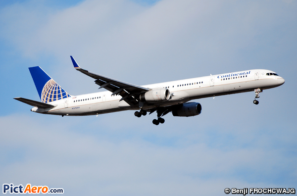 Boeing 757-33N (Continental Airlines)