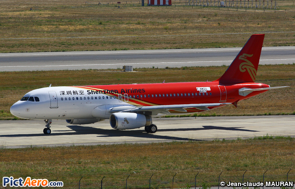 Airbus A320-211 (Shenzhen Airlines)