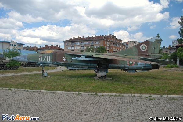 Mikoyan-Gurevich MiG-23 ML Flogger (Bulgaria - Air Force)