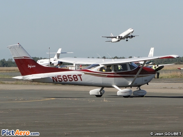 Cessna 182Q Skylane II (Aircraft Guaranty Management Tr)