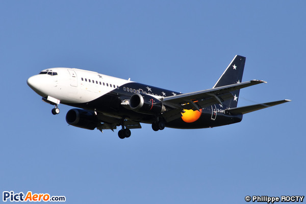 Boeing 737-33A/QC (Titan Airways)