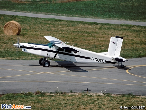 Pilatus PC-6/B2-H2 Turbo Porter (Para-Club Agenais)