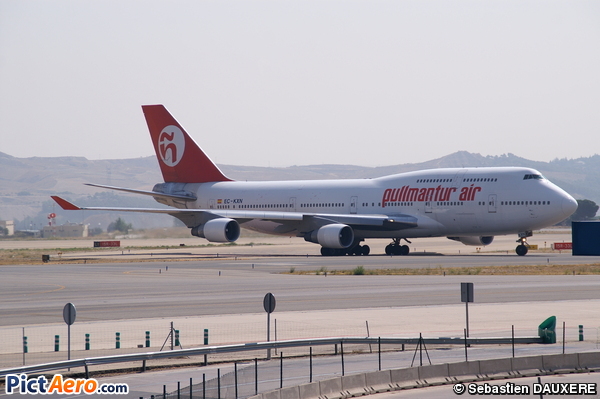 Boeing 747-4H6 (Pullmantur Air)