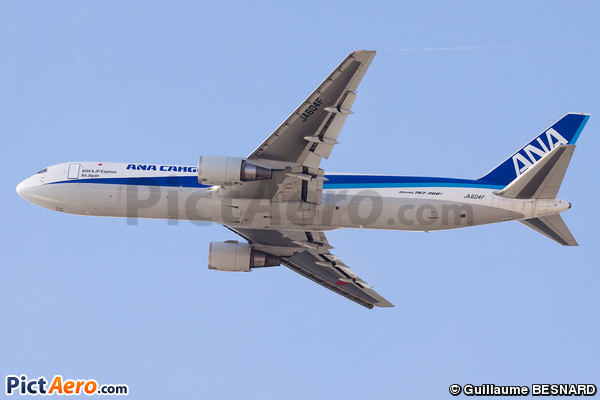 Boeing 767-381/F (ANA Cargo)
