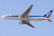Boeing 767-381/F (JA604F)