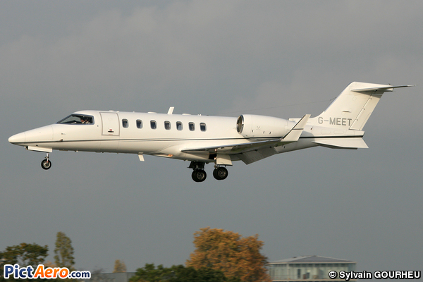 Learjet 40XR (TAG Aviation UK)