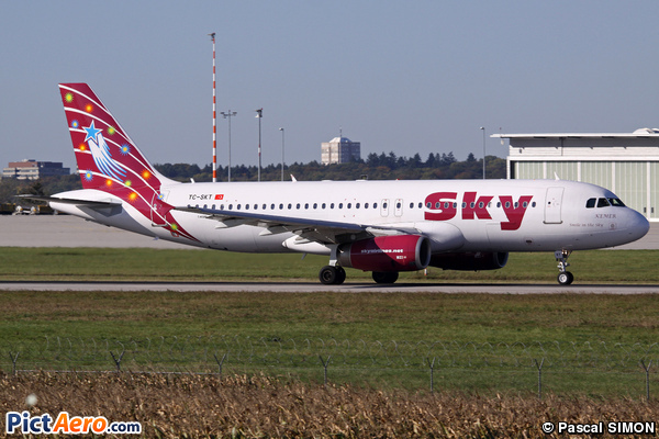 Airbus A320-232 (Sky Airlines)