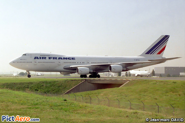 Boeing 747-228B/SF (Air France)