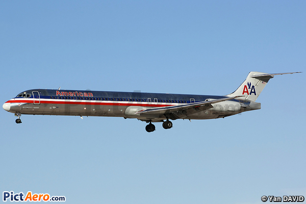 McDonnell Douglas MD-83 (DC-9-83) (American Airlines)