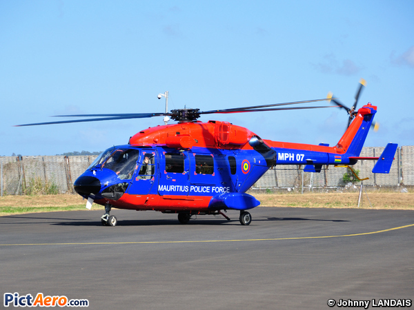Hindustan ALH Advanced Light Helicopter (Druhv) (Mauritius - Police Force)