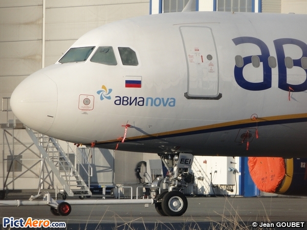 Airbus A320-232 (Avianova)
