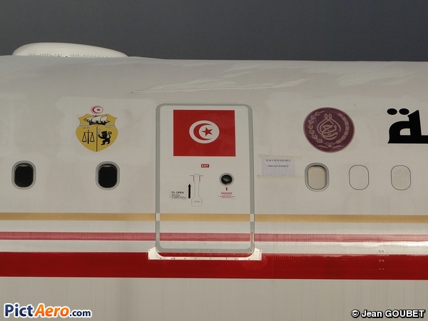 Airbus A340-542 (Tunisia - Government)
