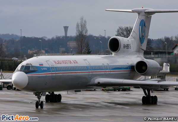 Tupolev Tu-154M (Vladivostok Air)