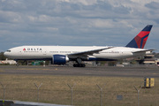 Boeing 777-232/LR