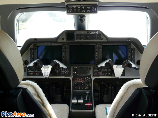 Embraer 500 Phenom 100 (Private / Privé)