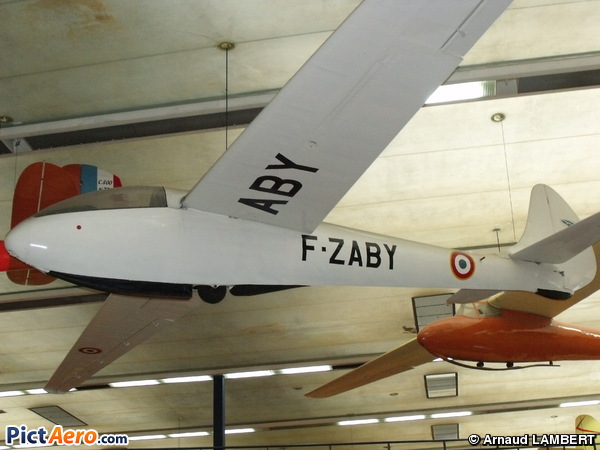 Air 100 (Musée de l'Air et de l'Espace du Bourget)