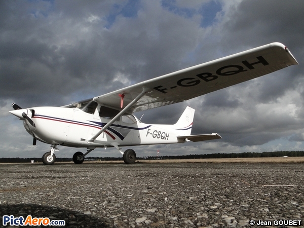 Cessna 172N Skyhawk 100 II (Aéroclub de Guyenne La Réole)