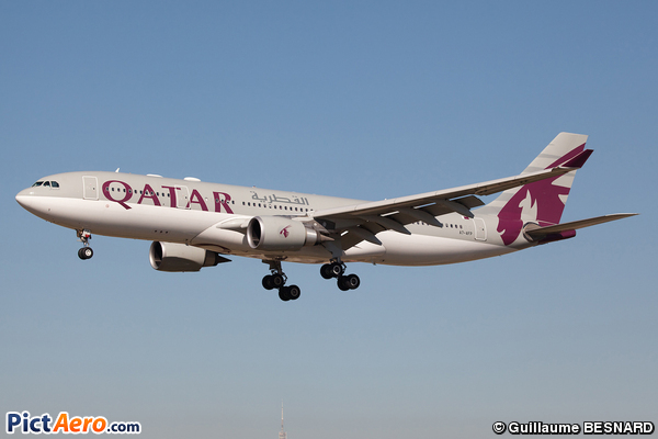 Airbus A330-203 (Qatar Airways)