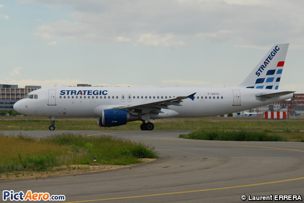 Airbus A320-212 (Strategic Airlines)