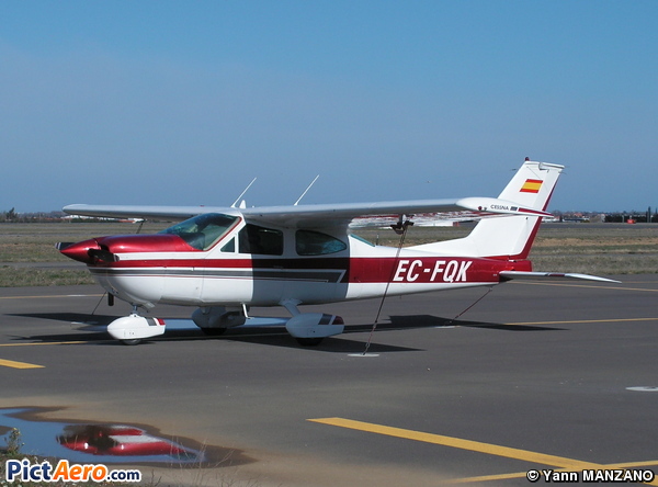 Cessna 177B Cardinal Classic (Private / Privé)