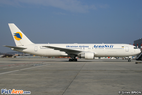 Boeing 767-3Q8/ER (AeroSvit Ukrainian Airlines)