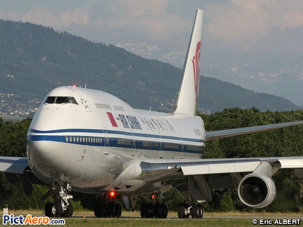 Boeing 747-4J6 (Air China)