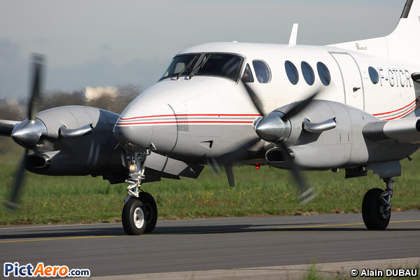 Beech C90A King Air  (Private / Privé)