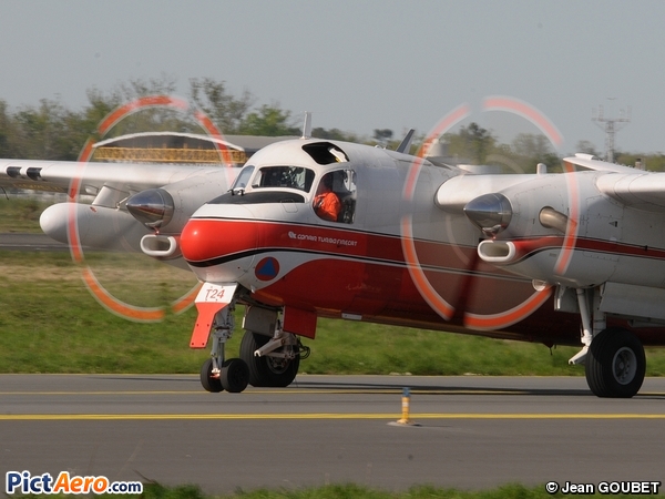 Grumman S2F-1 Tracker - Conair Turbo Firecat (France - Sécurité Civile)