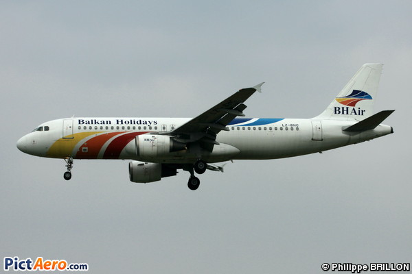 Airbus A320-211 (BH Air)
