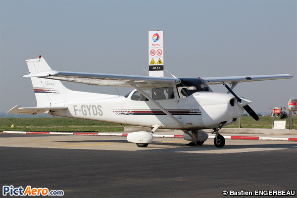 Cessna 172 Skyhawk SP (Aéroclub des Deux-Sèvres)