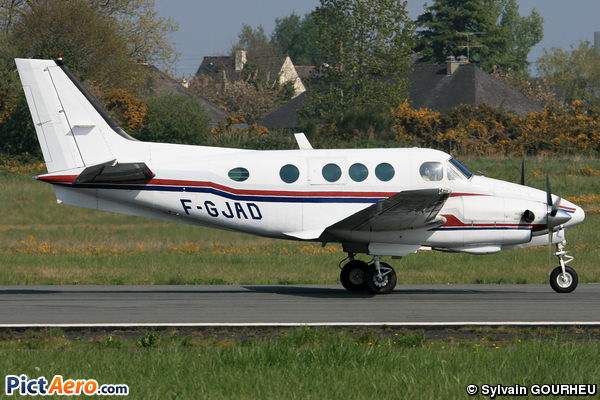 Beech E90 King Air (Société Grenobloise d'Electronique et d'Automatisme / GEA)