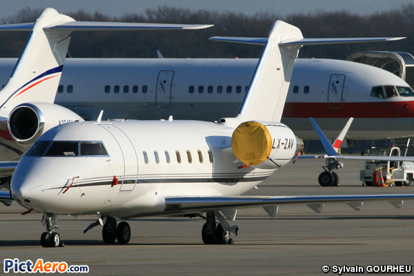 Canadair CL-600-2B16 Challenger 604 (Untitled)