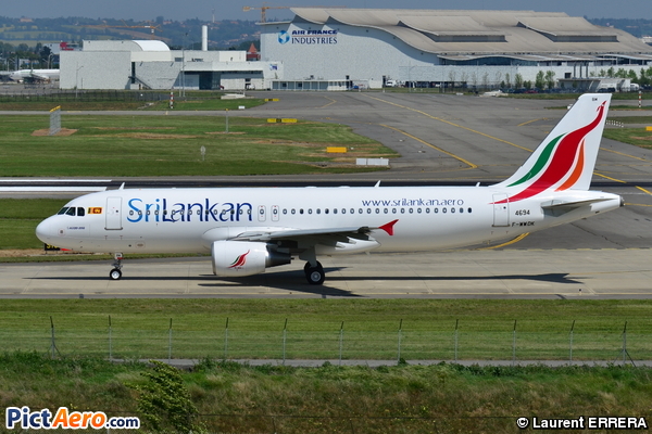 Airbus A320-214 (SriLankan Airlines)