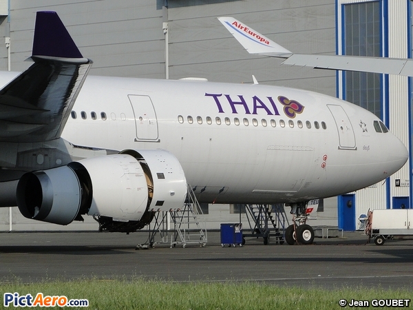 Airbus A330-343 (Thai Airways International)